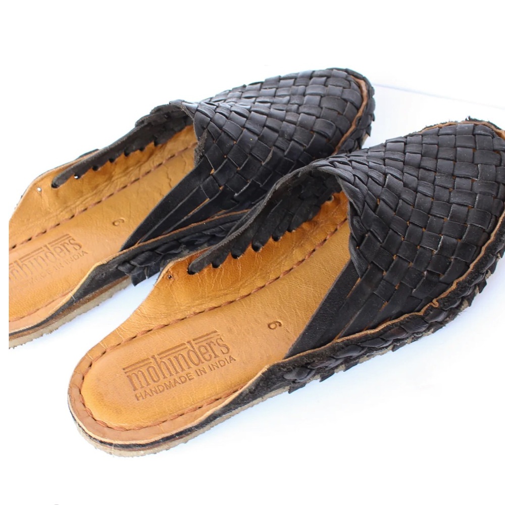 MOHINDERS - WOMEN'S WOVEN SLIDE - CHARCOAL
